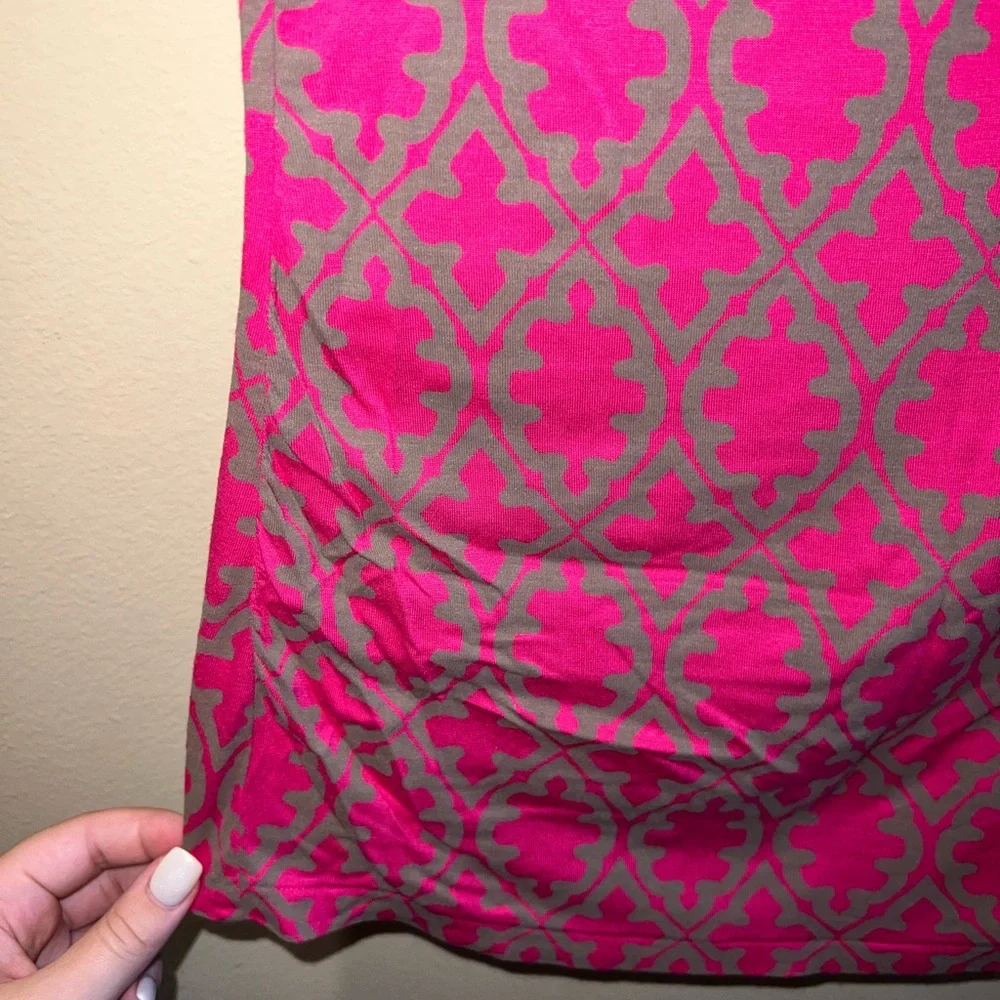 ✨Banana Republic | Pink Geometric Patterned Ruffle Top - Picture 2 of 3